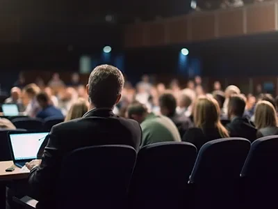 La lumière réfléchissante ajoute des points forts aux uniformes et rend les é...