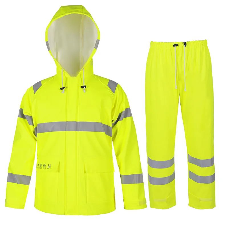 Vestes et manteaux de pluie résistants au feu