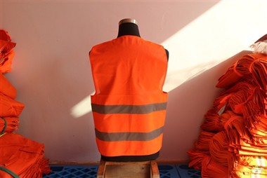 Le séchage des chemises haute visibilité à l’intérieur affecte-t-il leur éclat ?